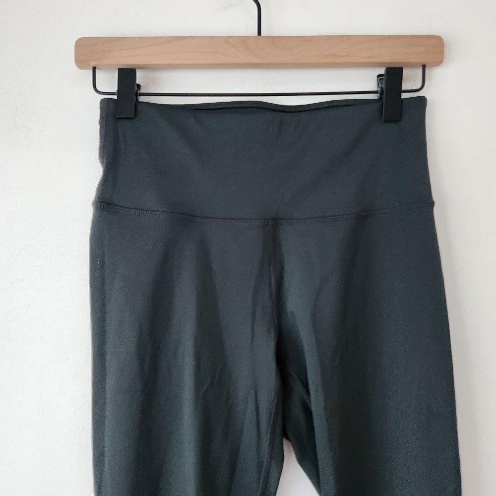 Fabletics Green Cropped Capri Leggings High Waisted Yoga Tights Activewear Sz S — image 3 of 5